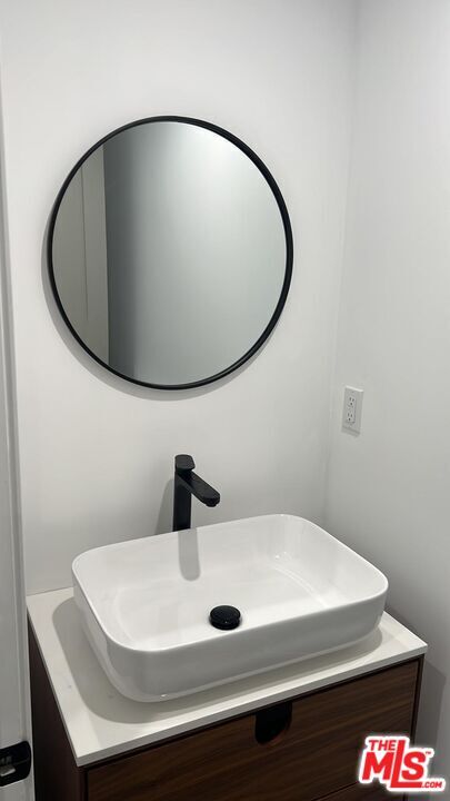 Foto del edificio - 853 N June St