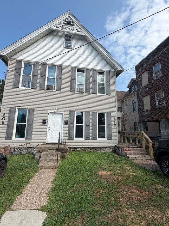 Building Photo - 508-10 E 6th St