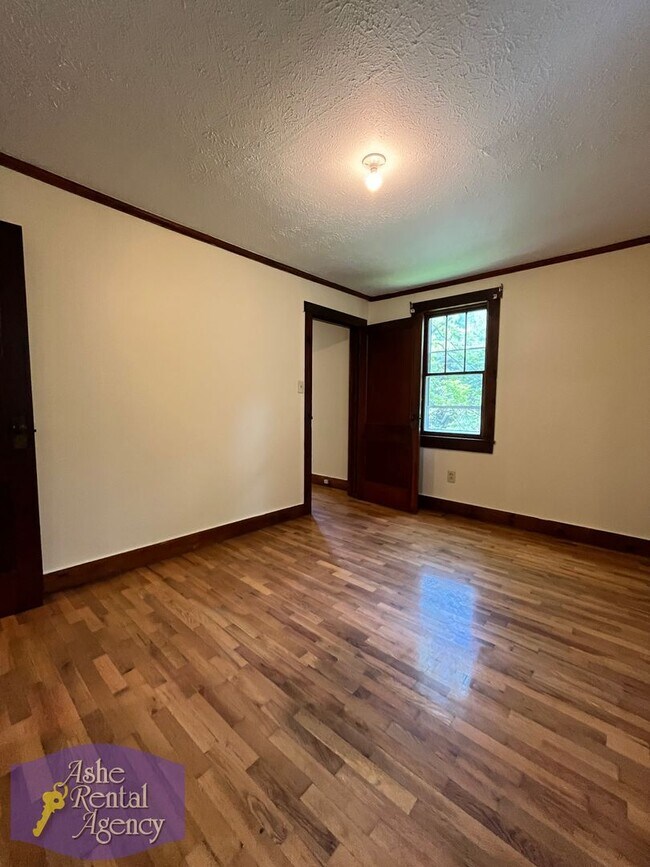 Building Photo - Cozy 1bd House In Laurel Springs