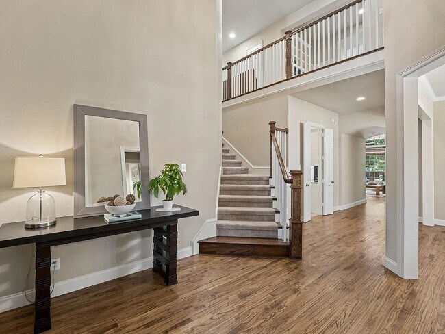 Foto del edificio - 9004 Cypress Creek Rd