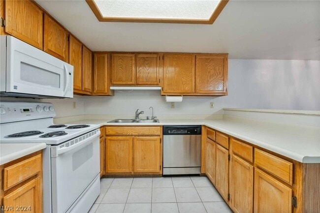 Building Photo - 3450 Erva St