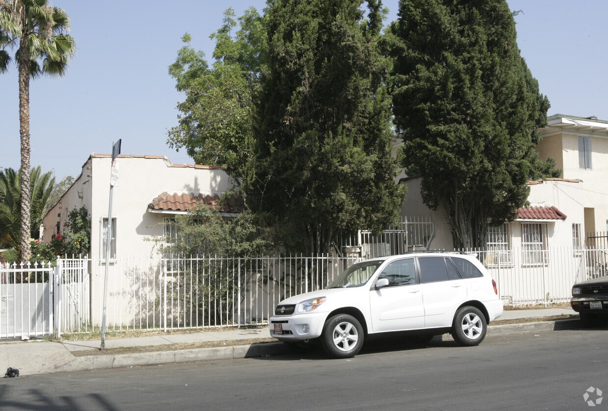Building Photo - Burlington Bungalows