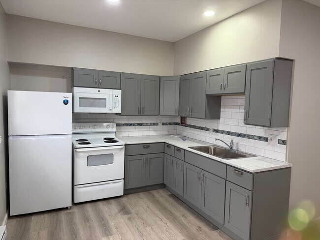 Foto del edificio - 306 W 1st St