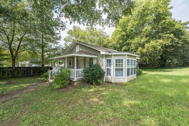 Building Photo - 1006 Bankhead Blvd