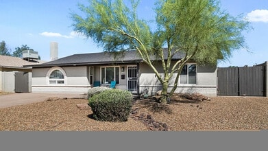 Building Photo - 208 E Oxford Dr