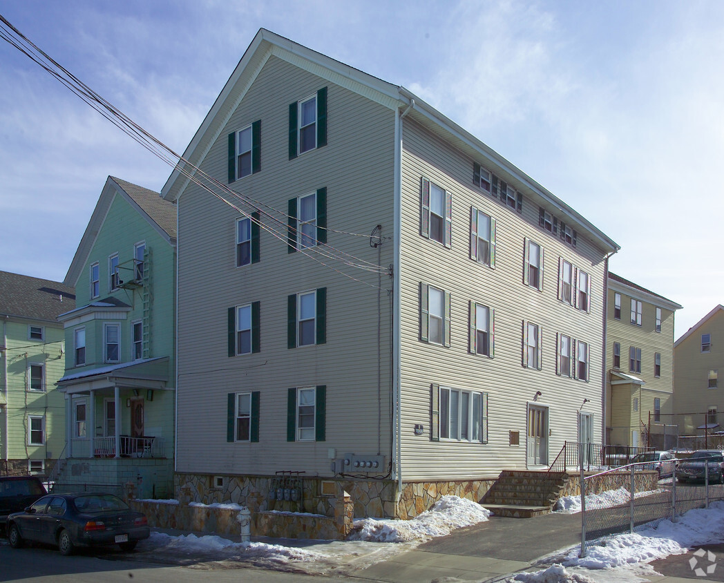 Building Photo - 127 Tecumseh St