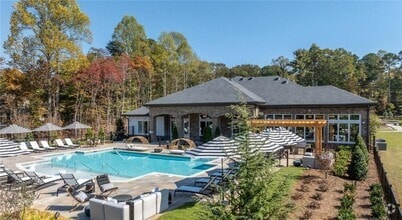 Building Photo - 900 Mountaintop Ave