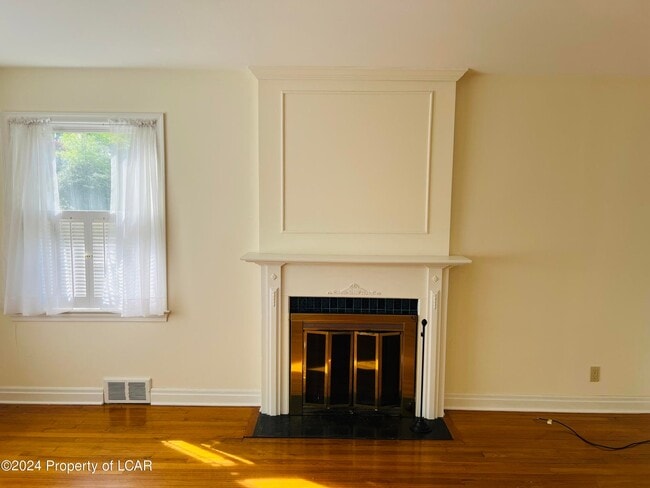 Building Photo - 92 Elmcrest Dr