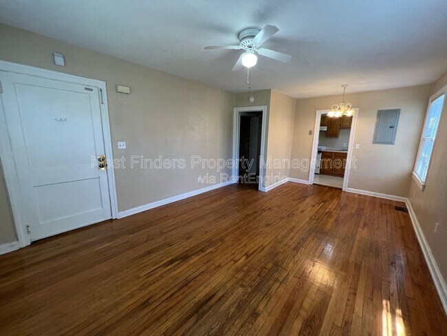 Building Photo - 2614 College St