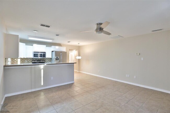 Building Photo - 1417 Griffith Rd