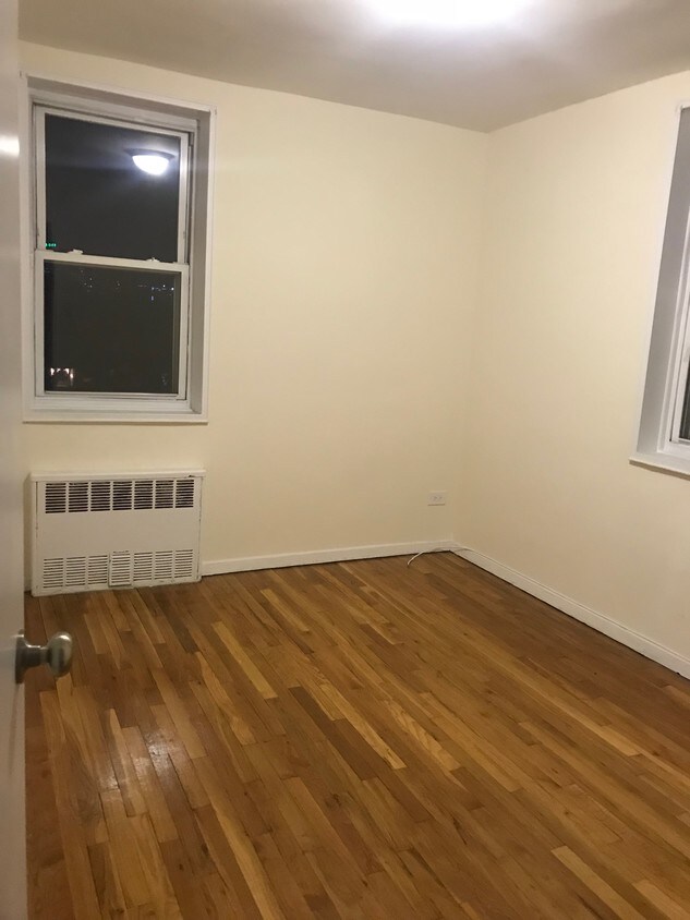 Primary Photo - 6161 Woodhaven Blvd