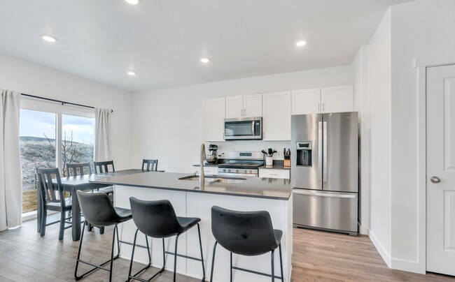 Foto del edificio - 623 S Raintree Ln