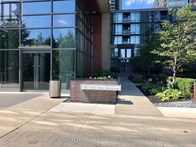 Photo du bâtiment - 15 Fort York Blvd