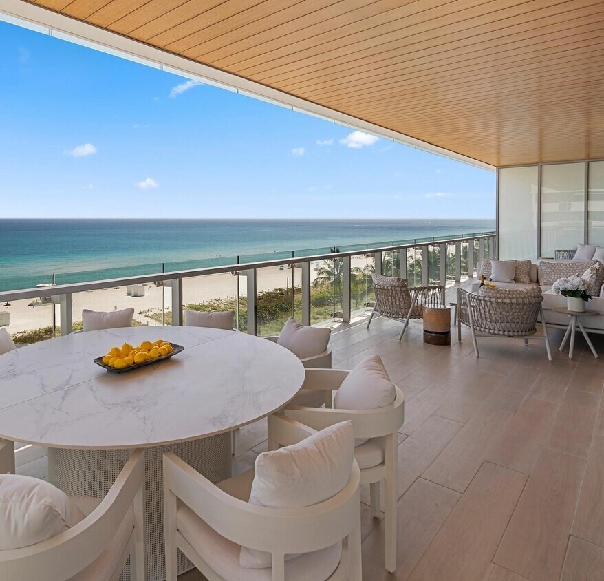 Foto principal - 5775 Collins Ave