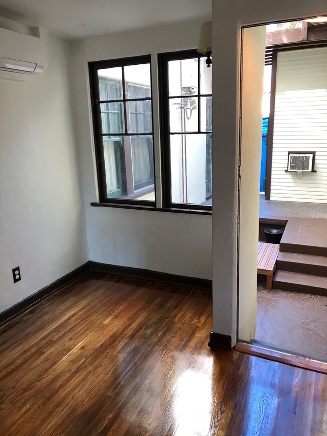 Building Photo - 429 S Union Ave