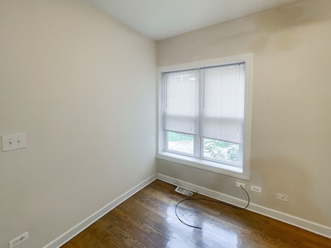 Foto del edificio - 849 W Cornelia Ave