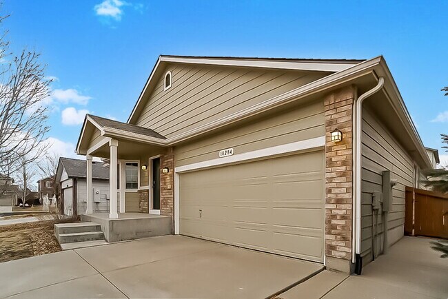 Foto del edificio - 18284 Michigan Creek Way