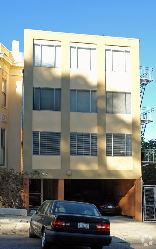 Primary Photo - 767 W Buena Vista Ave