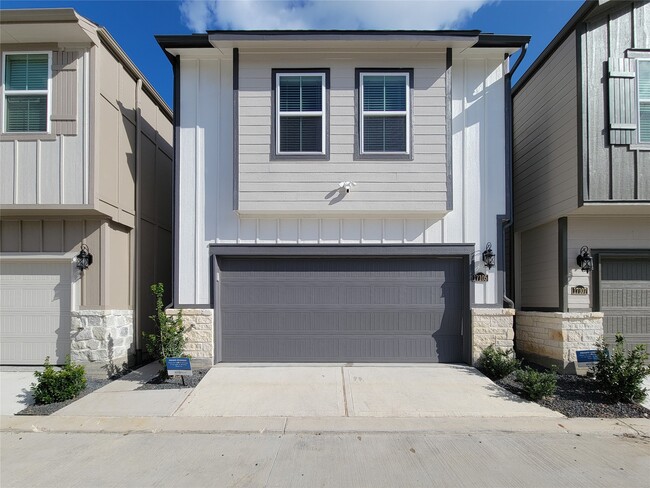 Building Photo - 17105 White Acer Wy