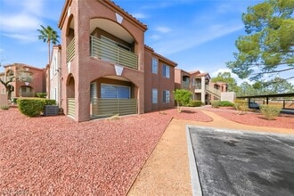 Building Photo - 2101 Blue Breeze Dr