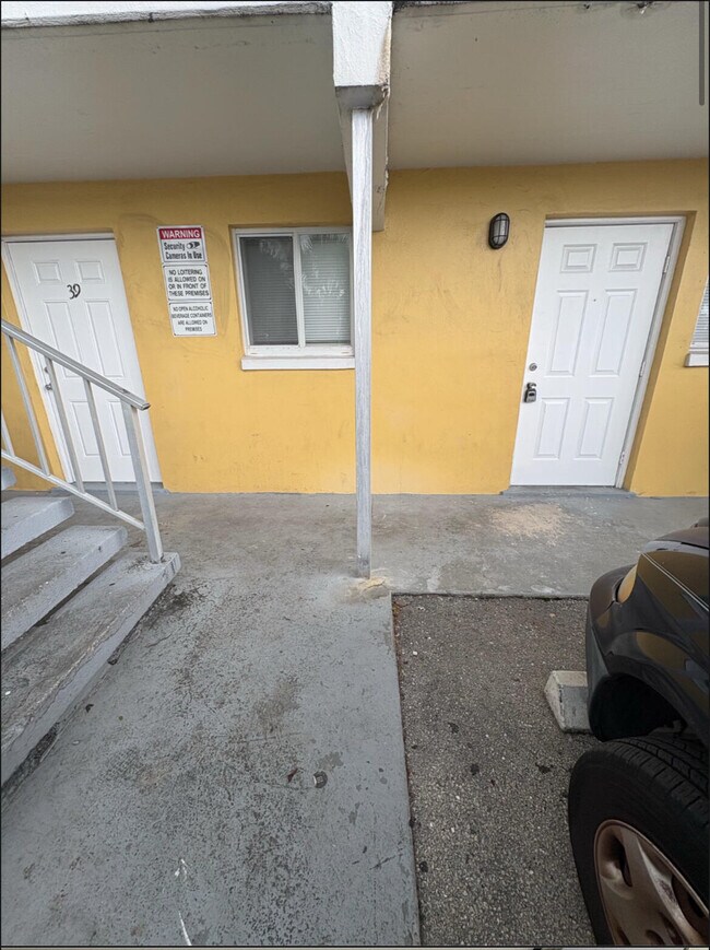 Foto del edificio - 1501 Crescent Cir