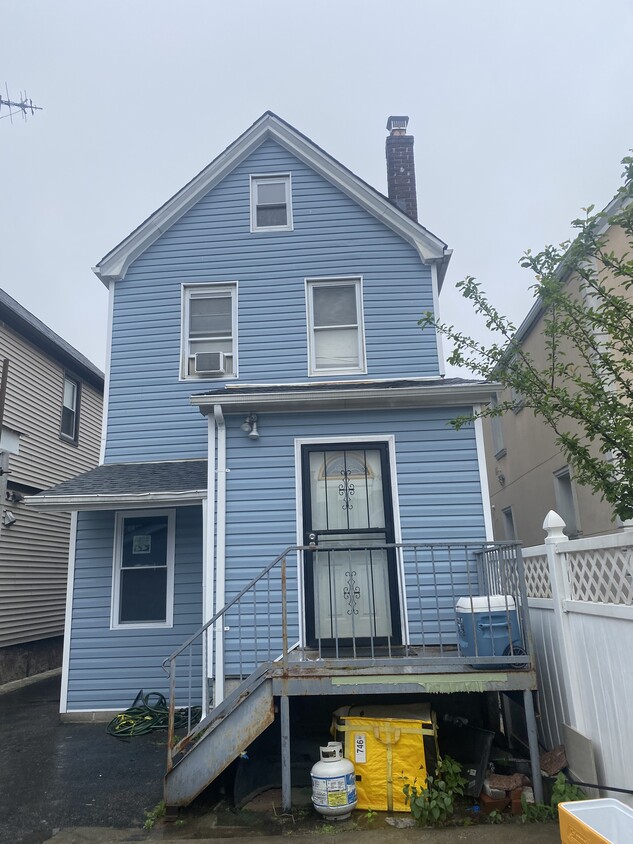 Primary Photo - 62-95 Wetherole St