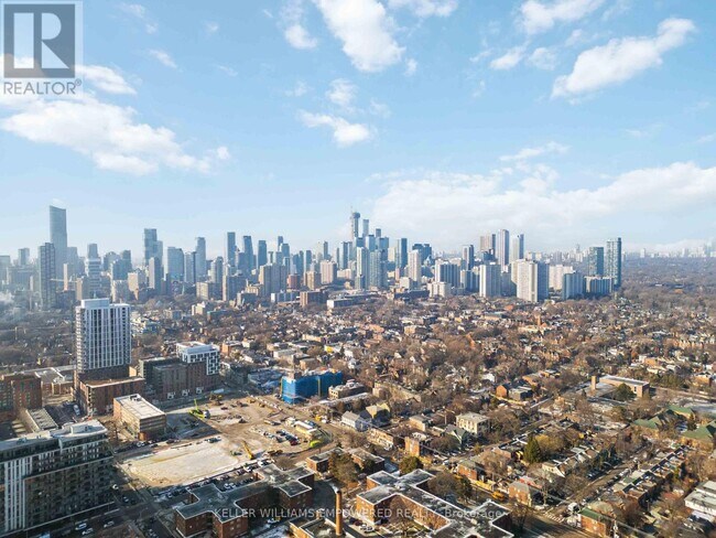 Photo du bâtiment - 170 Sumach St