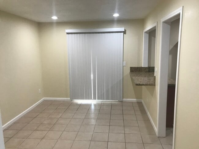 Building Photo - 7881 Hyssop Dr