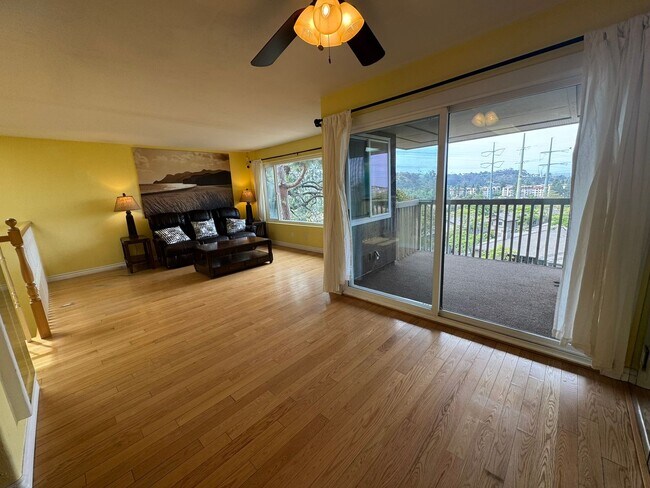Building Photo - 3BD/2BA HOME w/ attached garage near USD/C...