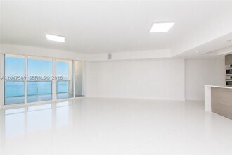 Building Photo - 17201 Collins Ave
