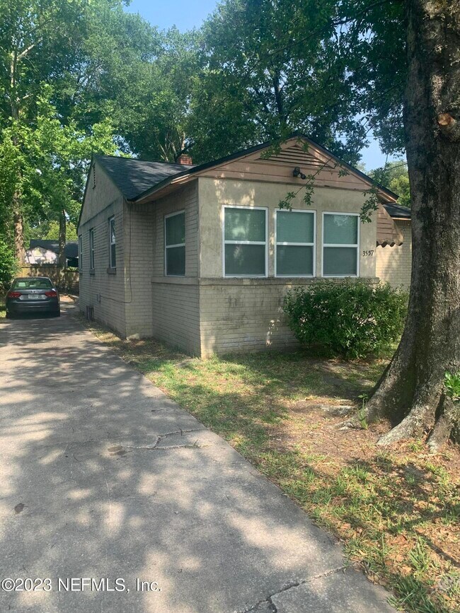 Building Photo - 3557 Penton St