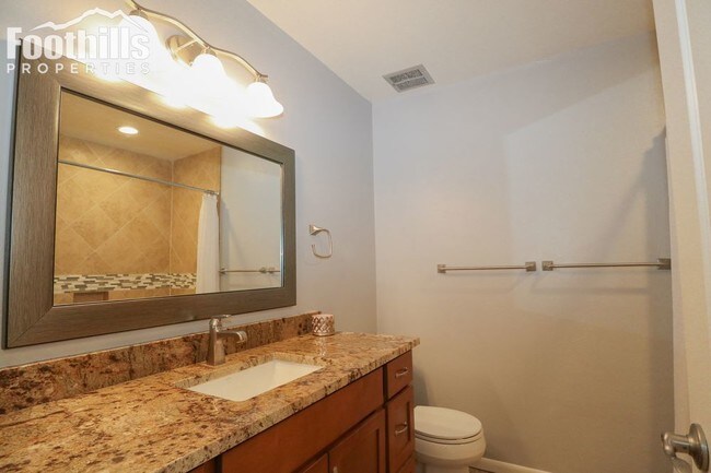 Building Photo - Beautifully Remodeled home just under 1 Acre