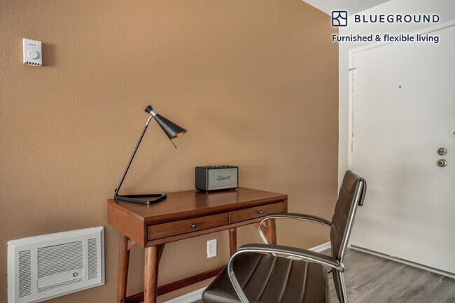 Foto del edificio - 17250 Sunset Blvd