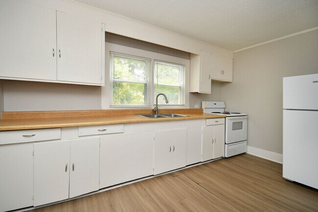 Foto del edificio - Schedule your tour today!  Price Change