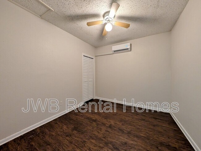 Foto del edificio - 1943 Hardee St