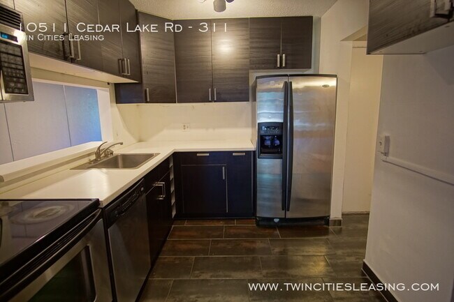 Foto del edificio - 10511 Cedar Lake Rd
