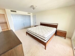 Building Photo - 619 Puuikena Dr