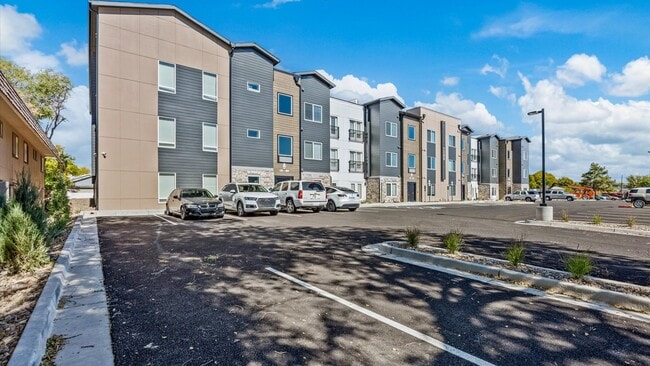 Photo - The Monument: Modern 2 Bedroom Apartment: ...