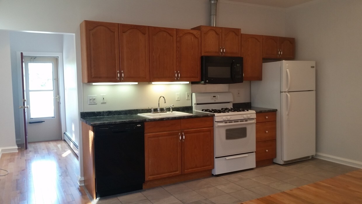 Foto principal - 932 Jefferson Ave