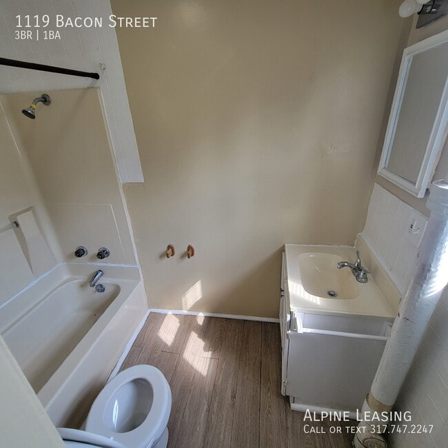 Building Photo - 1119 Bacon St