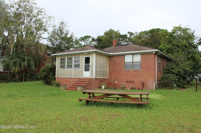 Building Photo - 1391 River Hills Ct