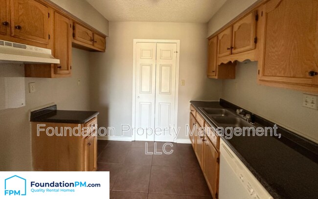 Building Photo - 4150 Garden Birch Cove