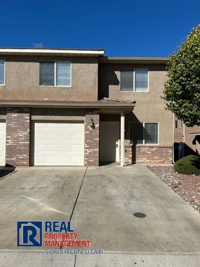 Building Photo - 790 N 2720 E