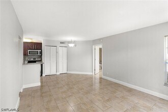 Building Photo - 116 Santa Clara Dr