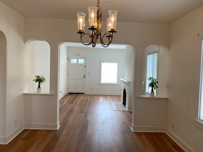 Foto del edificio - Corner Home in Daly City's Bayshore District