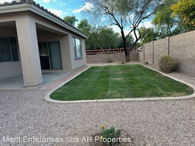 Foto del edificio - 3 br, 2 bath House - 18628 E KINGBIRD DR