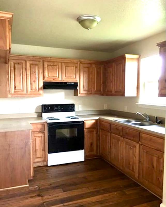 Building Photo - 4619 Hollyspring Dr