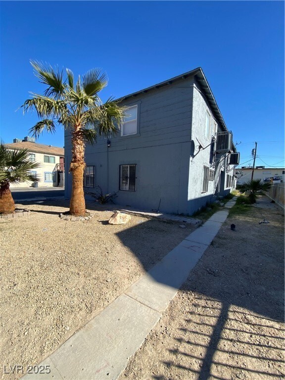 Foto del edificio - 1711 Santa Paula Dr