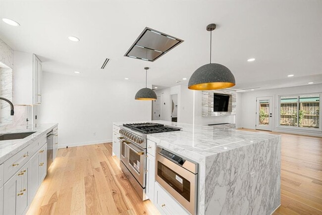 Building Photo - 2506 Briarbrook Dr