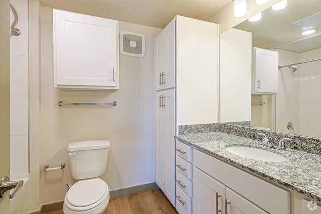 Estudio, 1BA - 557SF - Baño - Woodview